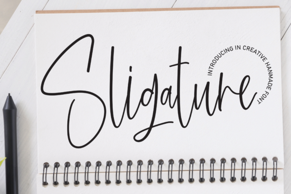 Sligature: A Fashionable Script Font for Editorial Design